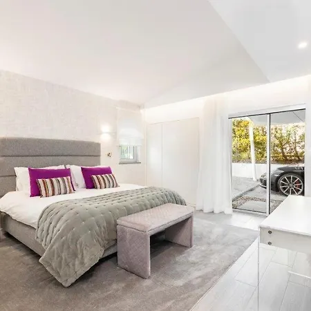 Vale Do Garrao Sleeps 8 With Pool Air Con And Wifi * Vale do Lobo